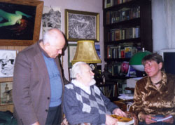 Казанцев (в центре) с троицкими учеными  Алексеевой Н.Г. и Алесеевым В.А.
